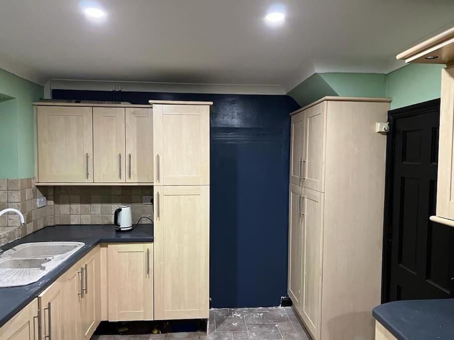 Cheerful 3 Bed House With Free Parking. Nottingham Exterior photo