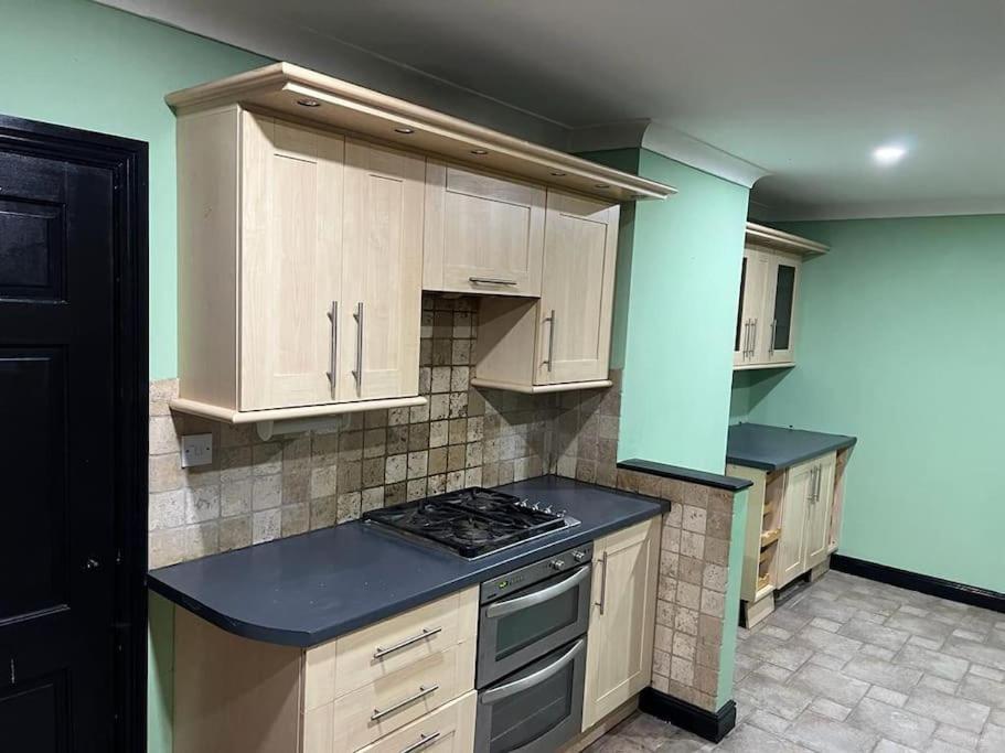 Cheerful 3 Bed House With Free Parking. Nottingham Exterior photo